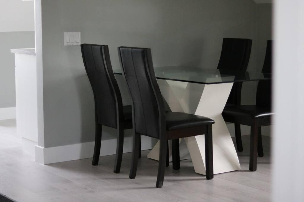 Unique Modern Luxury 2 Bedroom Apartment Rental Chapleau Luaran gambar
