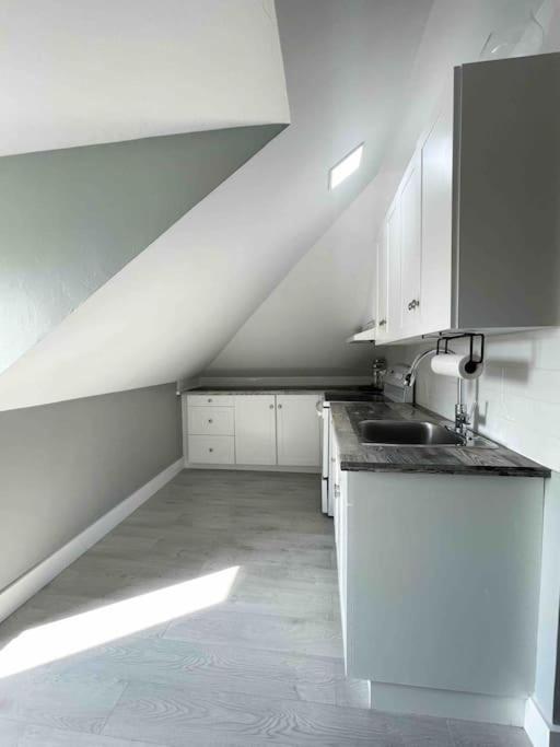 Unique Modern Luxury 2 Bedroom Apartment Rental Chapleau Luaran gambar