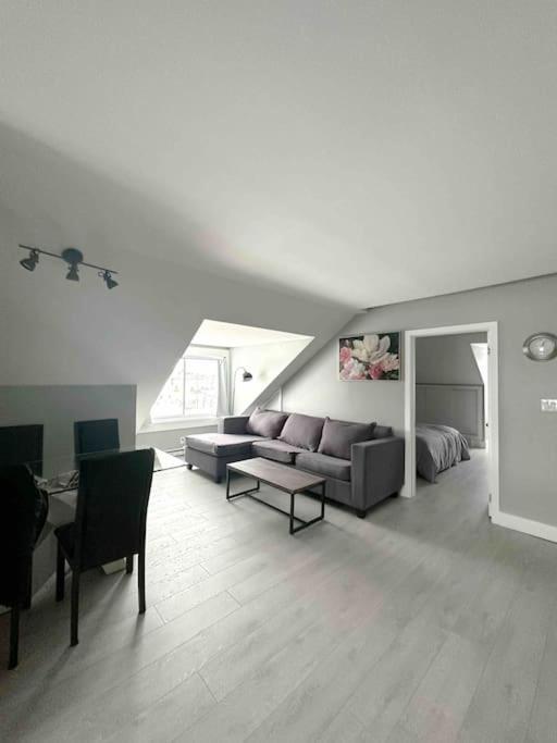 Unique Modern Luxury 2 Bedroom Apartment Rental Chapleau Luaran gambar